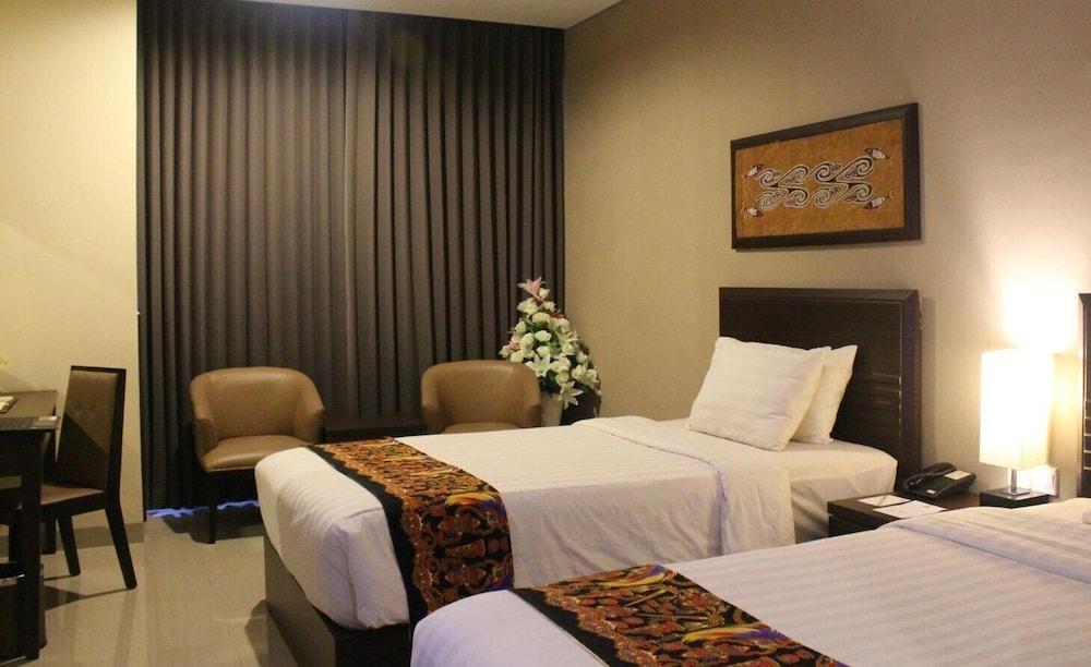 Grand Abe Hotel Jayapura Exterior photo