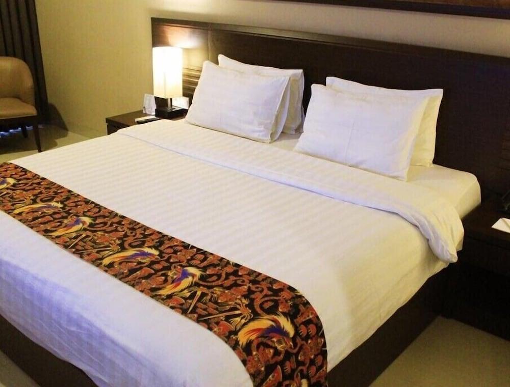 Grand Abe Hotel Jayapura Exterior photo
