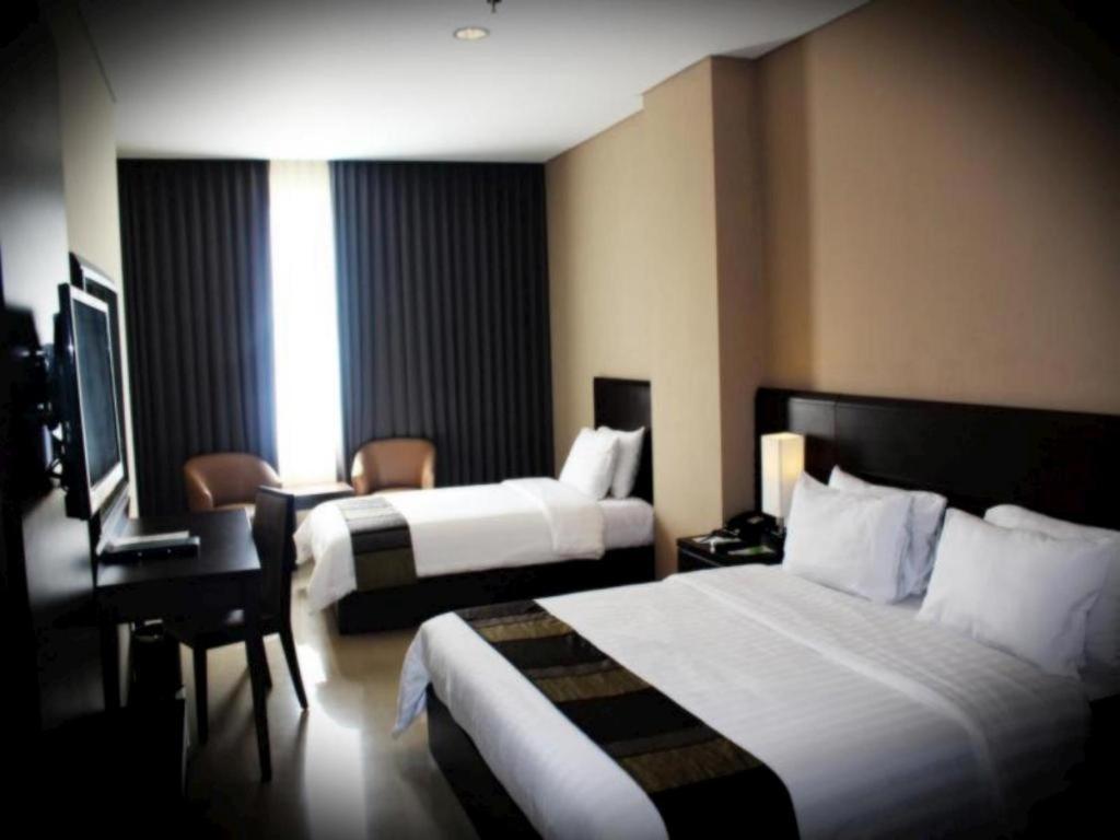 Grand Abe Hotel Jayapura Exterior photo