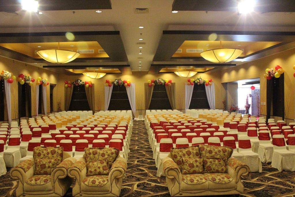Grand Abe Hotel Jayapura Exterior photo