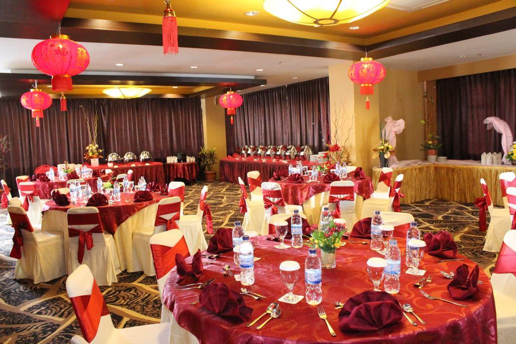 Grand Abe Hotel Jayapura Exterior photo